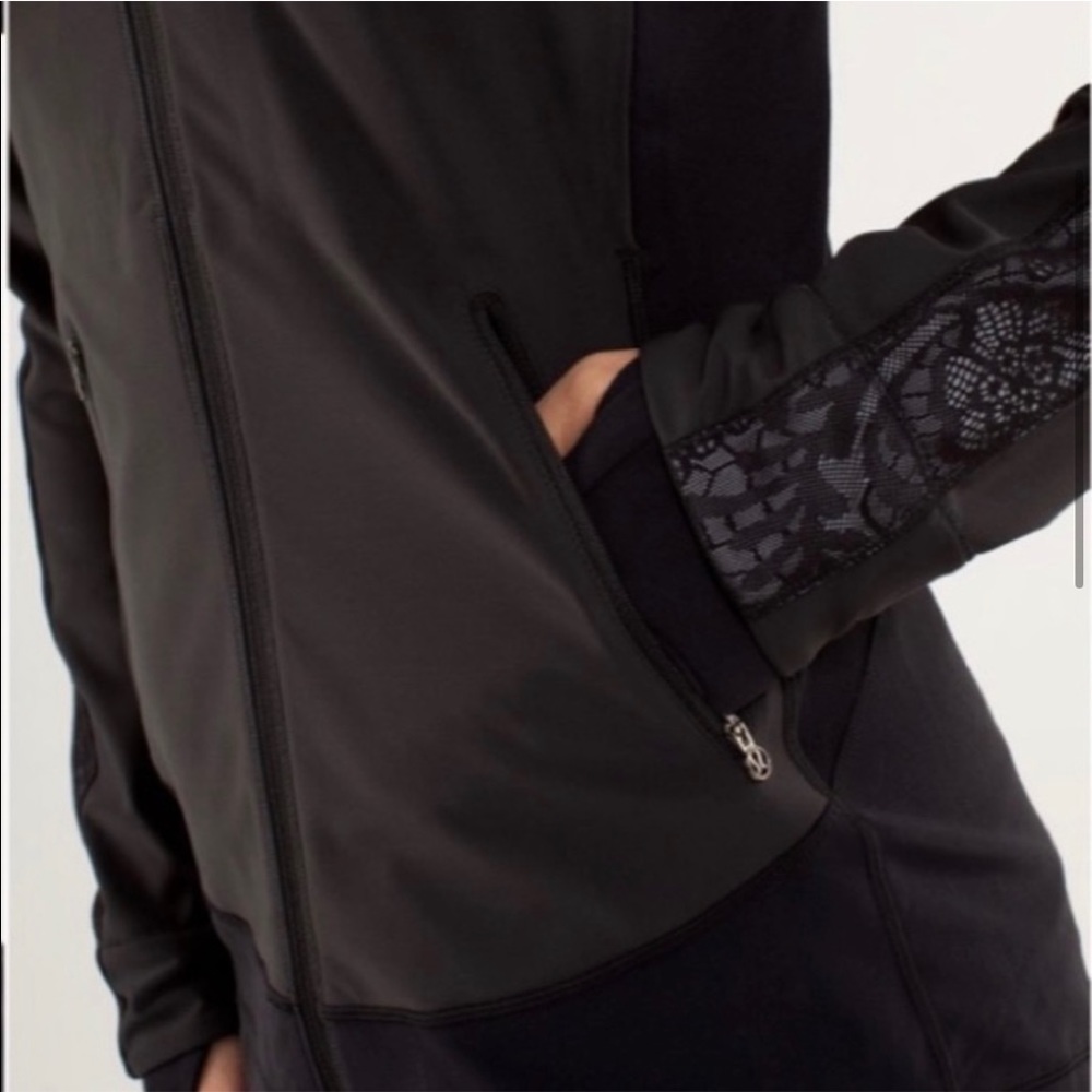 Lululemon Run Draft Dodger Jacket - good used condition - Picture 5 of 15